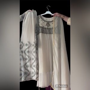 Afghan Dress: Size Medium